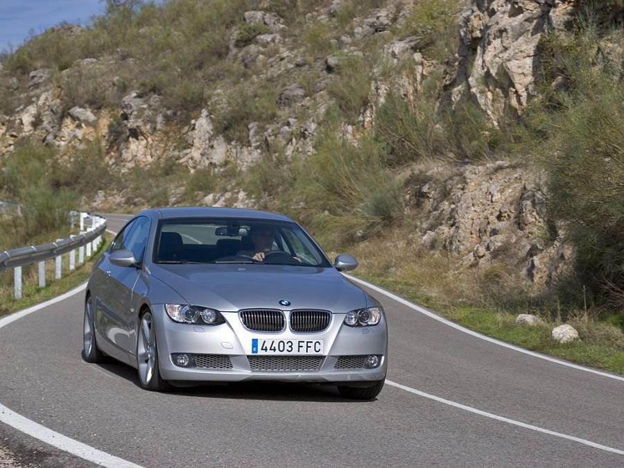  BMW 3-Series Coupe 2007 года  (фото 3 из 219)